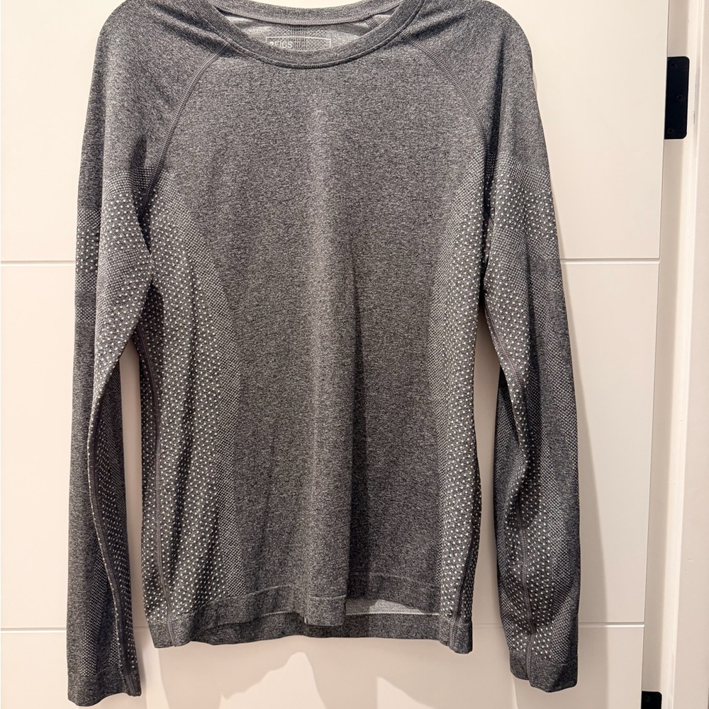 Figs Seamless Gray Top